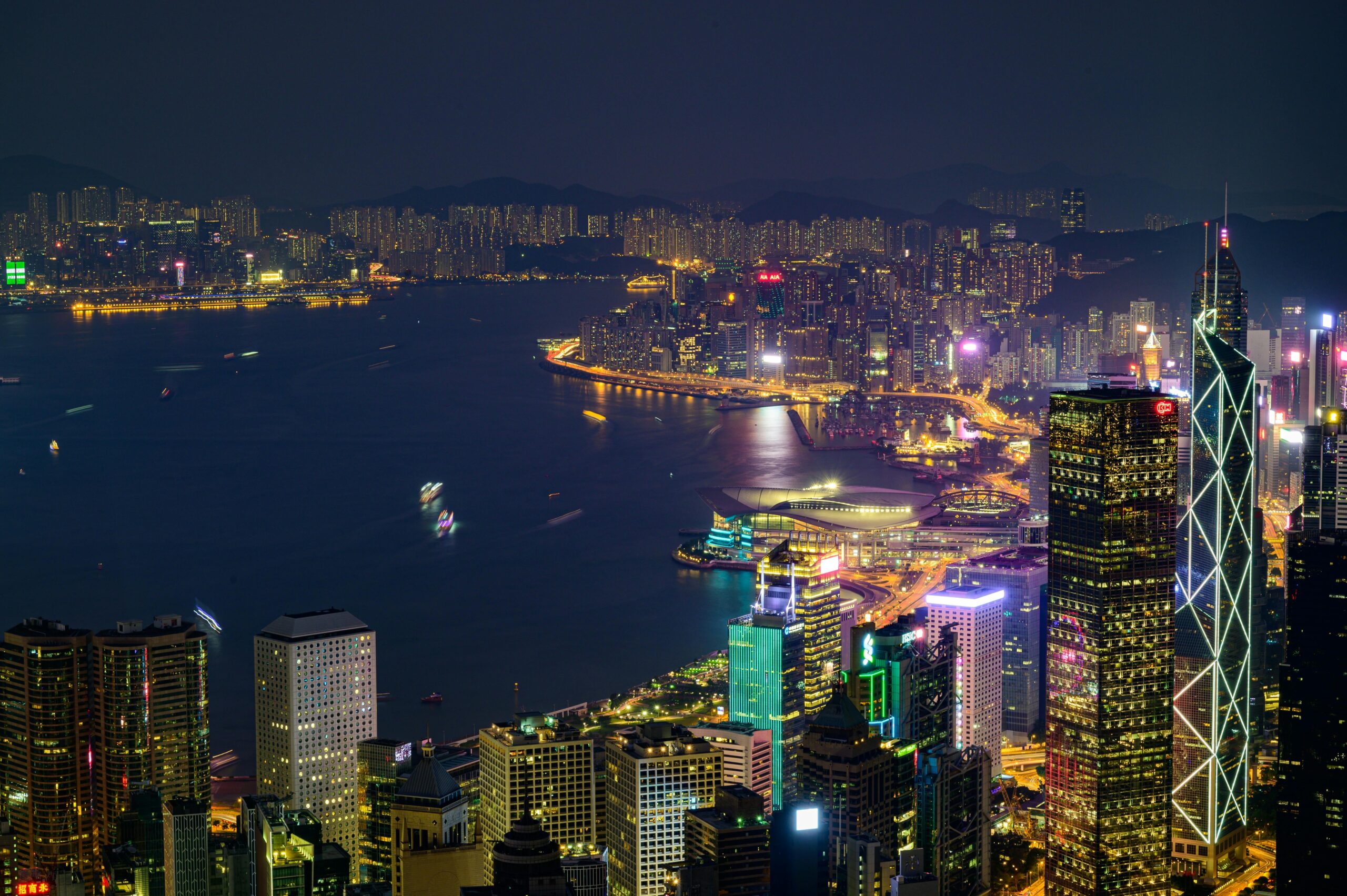 Night Photography Tips for Travelers: Capturing Cities After Dark