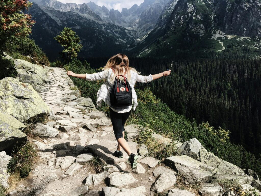 Hiking for Beginners: Essential Tips, Gear, and Safety