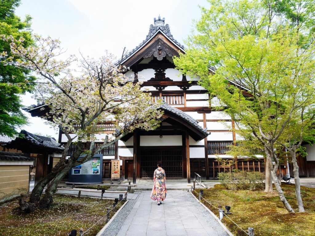 How to Travel Like a Local: Insider Tips for Authentic Experiences